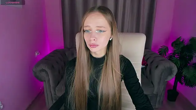 Amy Waynee online show from December 2025 05:51:02 PM