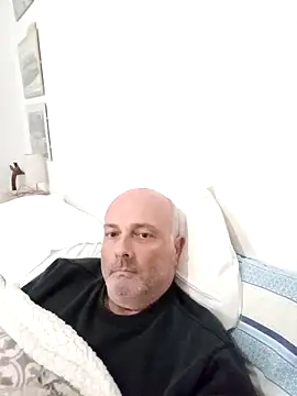 Alexis Bull online show from November 2025 06:10:01 PM