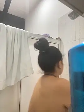 carlafox05 online show from April 2026 02:03:01 PM