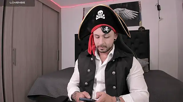 santi aesthetic online show from November 2025 12:56:01 AM