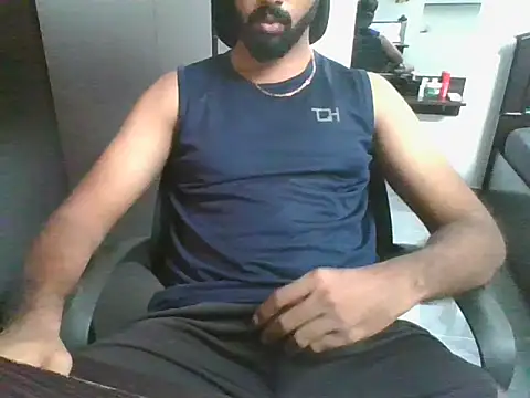 lovelyakash69 online show from June 2026 07:28:01 AM