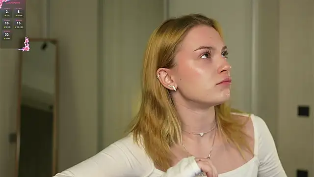 Snapshot of Cyberheart_ chatting on November 2025 06:51:01 PM Cyberheart online show from November 2025 06:51:01 PM