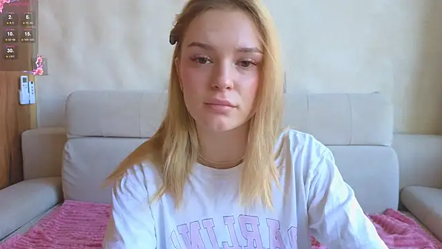 Snapshot of Cyberheart_ chatting on December 2025 09:13:02 AM Cyberheart online show from December 2025 09:13:02 AM