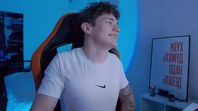 DanyDavis online show from October 2025 01:23:01 PM