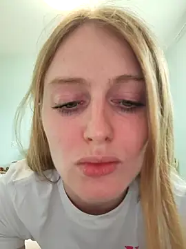 Snapshot of tuny_x chatting on April 2026 01:37:02 PM tuny x online show from April 2026 01:37:02 PM