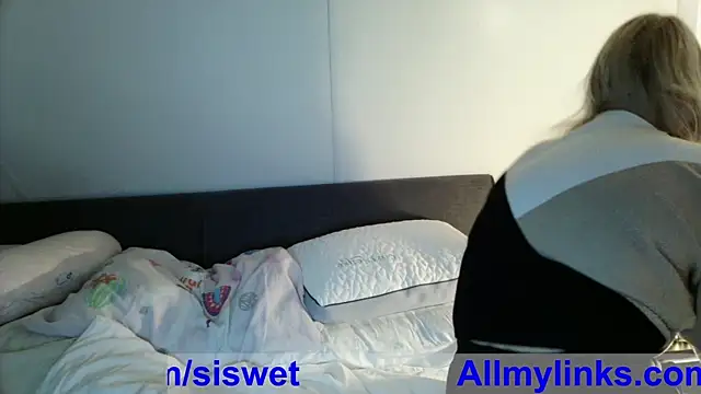 siswett online show from December 2025 01:09:02 PM