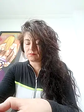 Snapshot of lunadicty chatting on December 2024 04:25:02 PM lunadicty online show from December 2024 04:25:02 PM