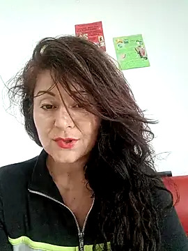 Snapshot of lunadicty chatting on February 2025 10:11:02 PM lunadicty online show from February 2025 10:11:02 PM