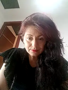 lunadicty online show from November 2025 12:32:01 AM