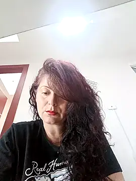 lunadicty online show from November 2025 08:13:02 PM