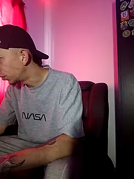 Chris  Jones online show from September 2025 07:03:02 PM