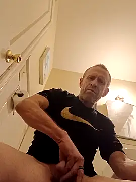 moasslicker online show from March 2025 05:57:02 AM