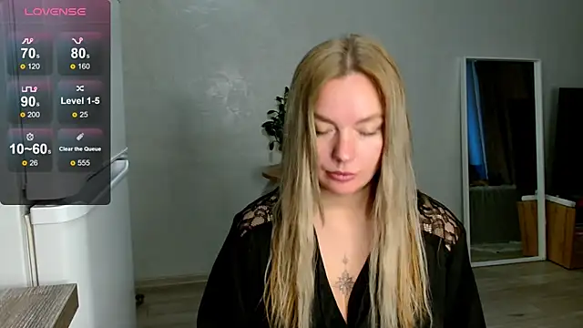 Snapshot of Eva___forever chatting on November 2025 01:39:01 AM Eva forever online show from November 2025 01:39:01 AM