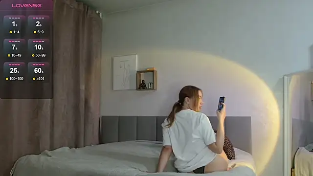 Snapshot of Eva___forever chatting on February 2026 12:21:01 AM Eva forever online show from February 2026 12:21:01 AM