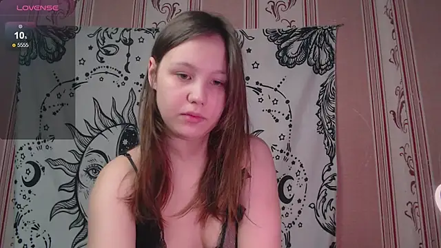 Snapshot of Thighswithspikes chatting on November 2025 07:19:01 AM Thighswithspikes online show from November 2025 07:19:01 AM