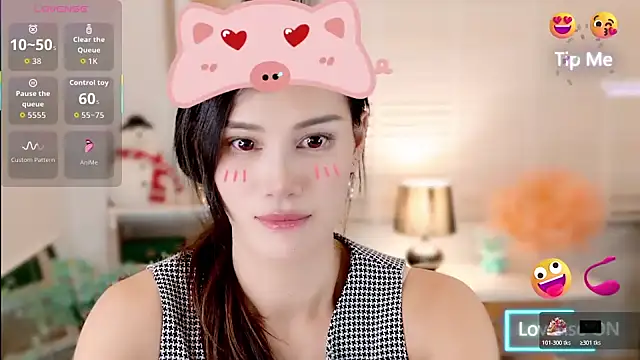 LunaBelle1984 online show from November 2025 03:33:02 PM