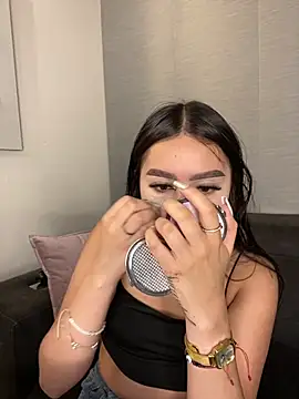 Snapshot of Cristina_pinkk chatting on November 2025 03:06:01 AM Cristina pinkk online show from November 2025 03:06:01 AM