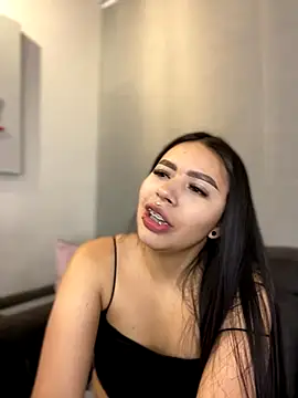 Snapshot of Cristina_pinkk chatting on November 2025 03:52:01 AM Cristina pinkk online show from November 2025 03:52:01 AM