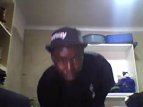 Snapshot of T1011 chatting on September 2025 01:04:01 PM T1011 online show from September 2025 01:04:01 PM