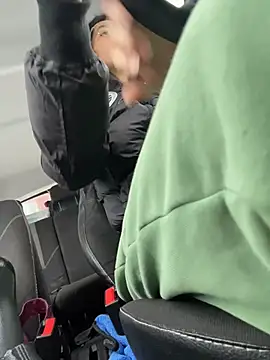 MeekyRich online show from November 2025 04:02:02 AM