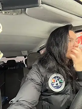 MeekyRich online show from December 2025 05:13:01 AM