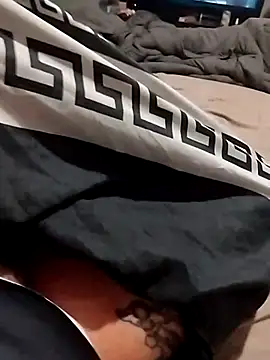 Snapshot of Tattyrob87 chatting on October 2025 12:22:02 PM Tattyrob87 online show from October 2025 12:22:02 PM