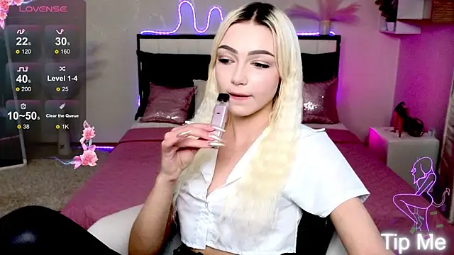 LinaLirian online show from September 2025 02:17:02 PM