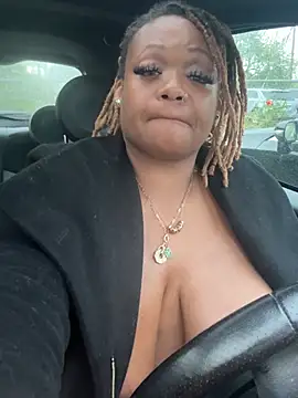 RoyalQueen2u online show from April 2026 10:46:01 AM