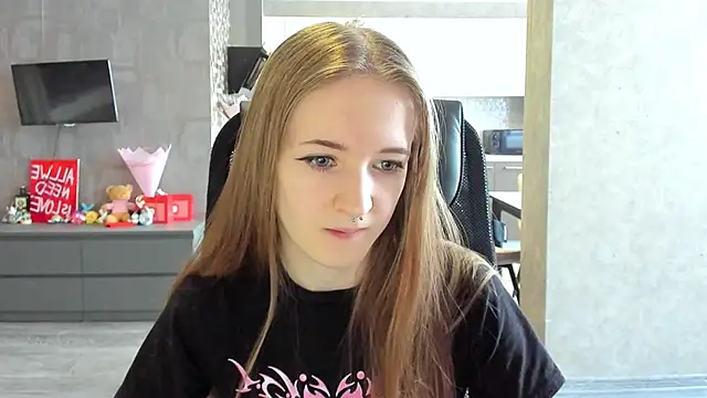 KateKayer online show from May 2026 12:43:02 PM