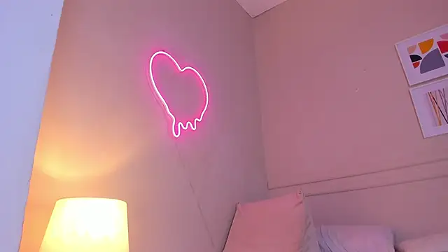  lucia 18 online show from March 2025 05:52:01 PM