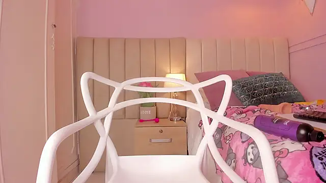  lucia 18 online show from November 2025 06:45:01 AM