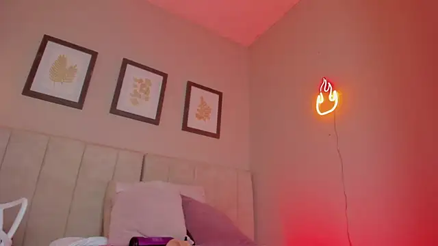  lucia 18 online show from November 2025 01:34:01 PM