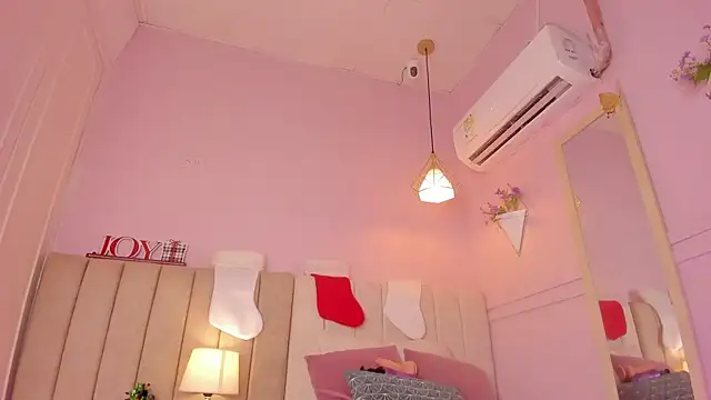  lucia 18 online show from December 2025 06:47:01 PM