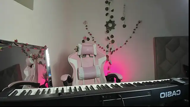 Paprika  online show from December 2025 07:43:01 PM