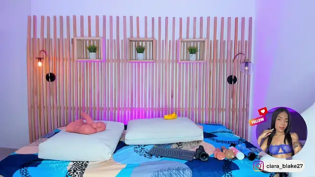 ciara blake online show from March 2026 08:10:01 PM