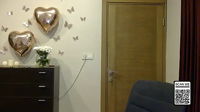 Snapshot of Wild_Silk_Desire chatting on May 2026 04:58:02 PM Wild Silk Desire online show from May 2026 04:58:02 PM