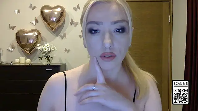 Snapshot of Wild_Silk_Desire chatting on May 2026 05:54:02 PM Wild Silk Desire online show from May 2026 05:54:02 PM