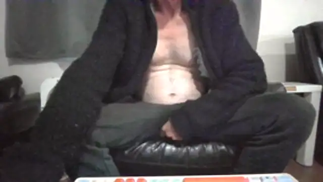 Snapshot of Lovyourpuss chatting on July 2026 09:47:02 PM Lovyourpuss online show from July 2026 09:47:02 PM
