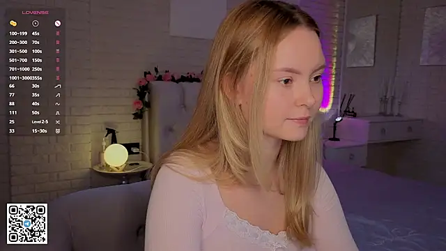 Snapshot of FlowersLover chatting on September 2025 12:16:02 PM FlowersLover online show from September 2025 12:16:02 PM