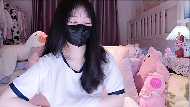 Snapshot of love-uiui chatting on November 2025 02:12:02 PM love-uiui online show from November 2025 02:12:02 PM