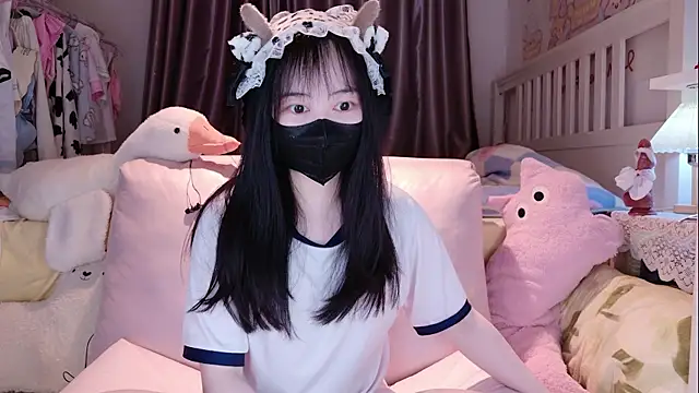 Snapshot of love-uiui chatting on December 2025 02:04:01 PM love-uiui online show from December 2025 02:04:01 PM