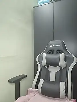 Isha Sax online show from February 2026 12:54:02 PM