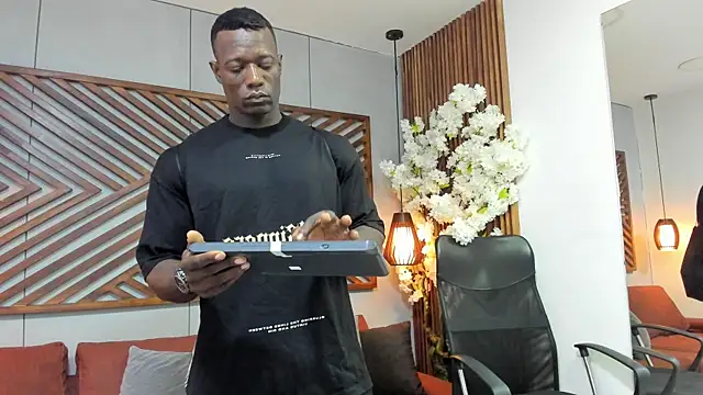 Snapshot of MarcusBlack_ chatting on November 2025 11:32:02 AM MarcusBlack online show from November 2025 11:32:02 AM