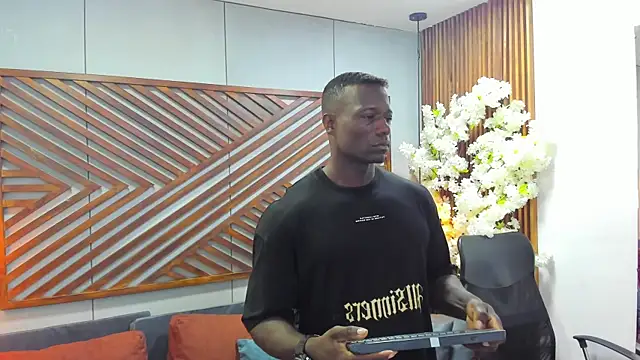 Snapshot of MarcusBlack_ chatting on November 2025 11:32:02 AM MarcusBlack online show from November 2025 11:32:02 AM