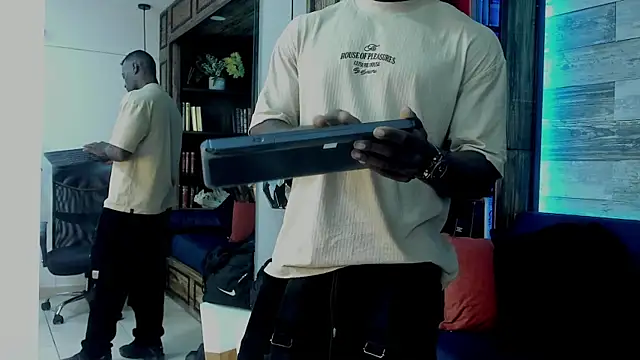 Snapshot of MarcusBlack_ chatting on November 2025 11:46:02 AM MarcusBlack online show from November 2025 11:46:02 AM