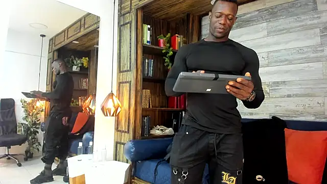 Snapshot of MarcusBlack_ chatting on December 2025 11:59:01 AM MarcusBlack online show from December 2025 11:59:01 AM