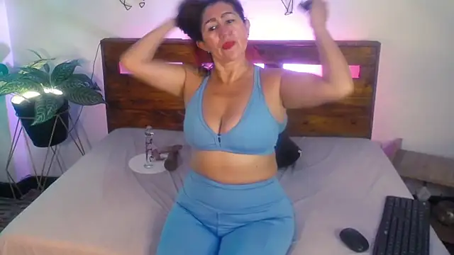 Snapshot of Yeseniaa25_ chatting on September 2025 07:06:02 PM Yeseniaa25 online show from September 2025 07:06:02 PM