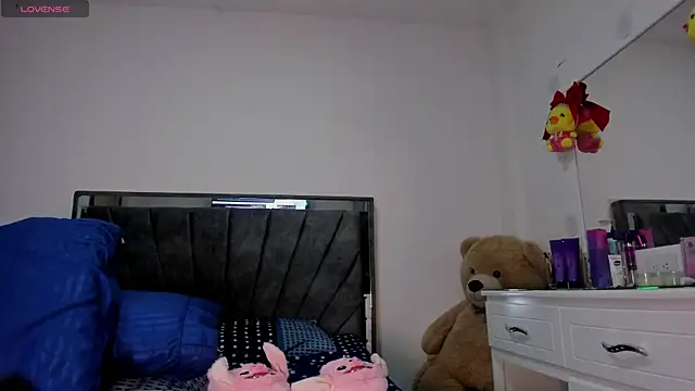 tifanny turner online show from December 2025 01:20:02 PM