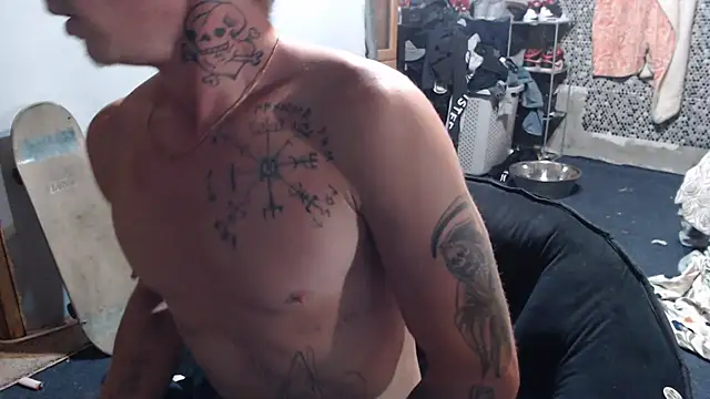 Snapshot of mastertrap chatting on September 2025 01:40:02 AM mastertrap online show from September 2025 01:40:02 AM