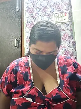 Liyaa 24 online show from April 2026 04:18:01 PM